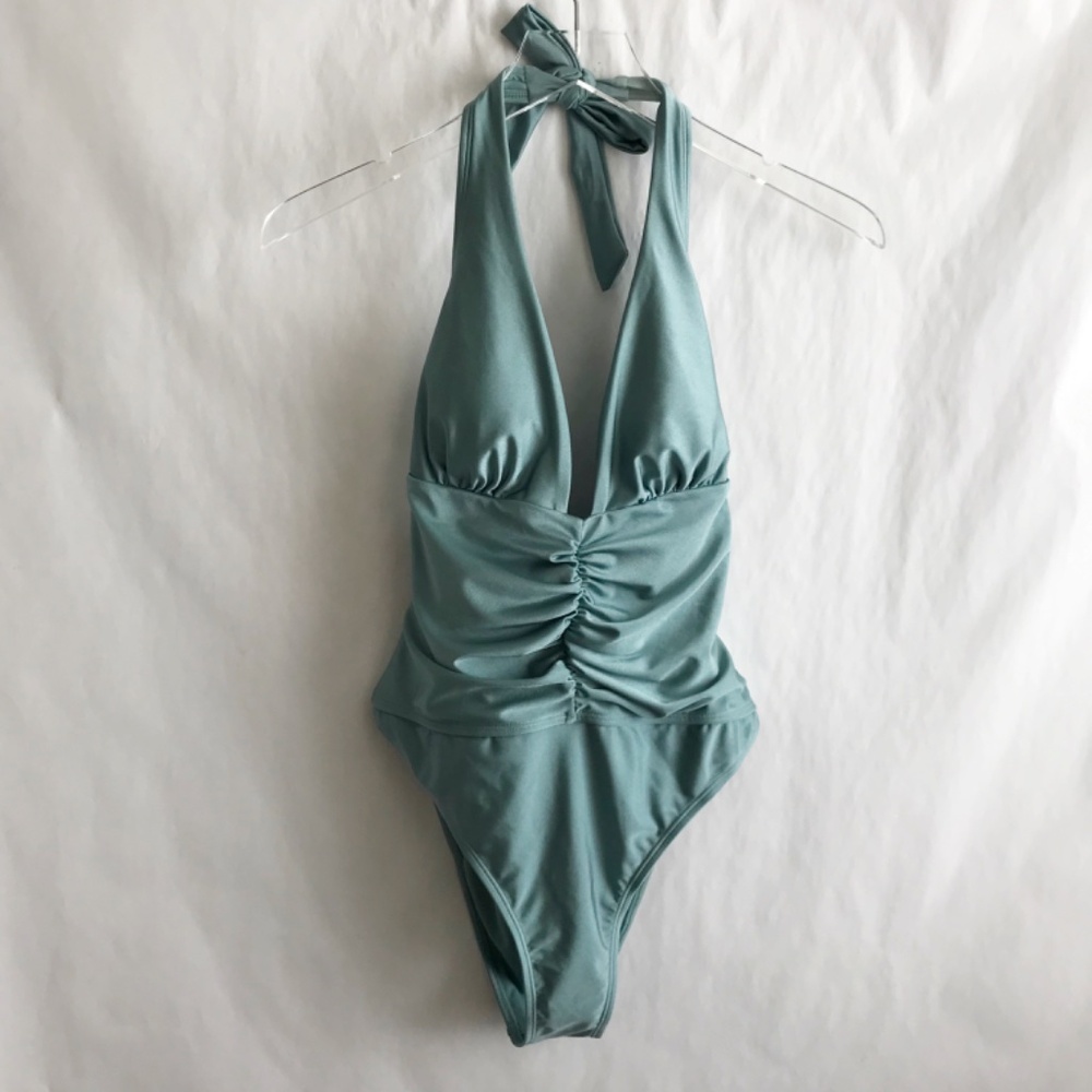 Cupshe Shirrred Plunging Halter One Piece Swimsuit NWT Size M Blue Tummy Control